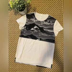 Lululemon Snapshot Tee Shirt Misty Mountains